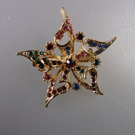 Neugablonz: Brosche Blüte bunter Strass um 1970 (36627)