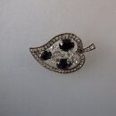 Neugablonz: Brosche Blatt schwarzer und weisser Strass...