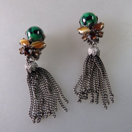 Neugablonz: Paar opulente Ohrclips mit Quasten alter Stil um 1920 (36165)