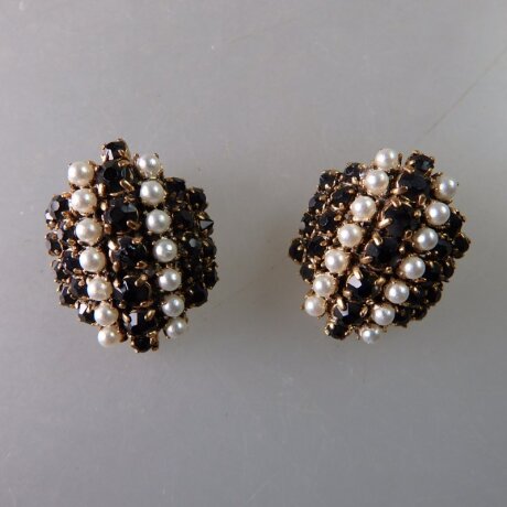 Neugablonz: Paar Ohrclips kleine Perlen und Strass alter Stil um 1920 (36169)