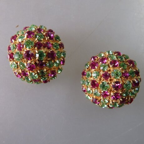 Neugablonz: Paar Ohrclips grüner und violetter Strass um 1950 (36210)