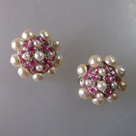 Neugablonz: Paar Ohrclips Perlen und rosa Strass um 1950 (36216)