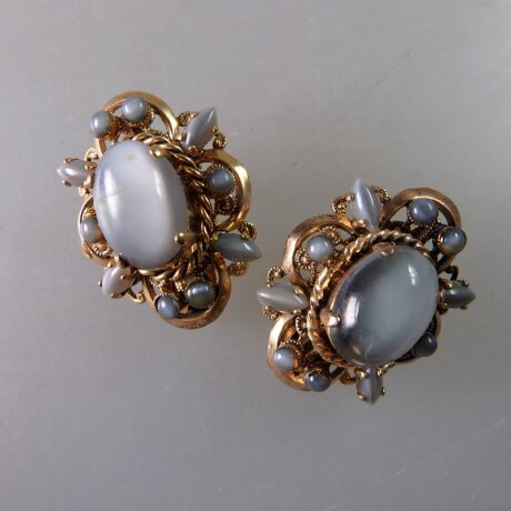 Neugablonz: Paar Ohrclips Mondsteine alter Stil um 1910 (36226)