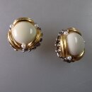 Neugablonz: Paar opulente weisser Onyx Ohrclips um 1950 (36254)