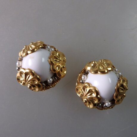 Neugablonz: Paar opulente Ohrclips um 1950 (36258)