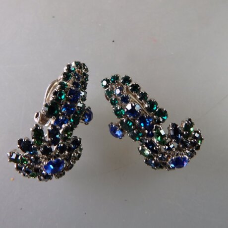 Neugablonz: Paar Ohrclips grüner und blauer Strass um 1950 (36277)