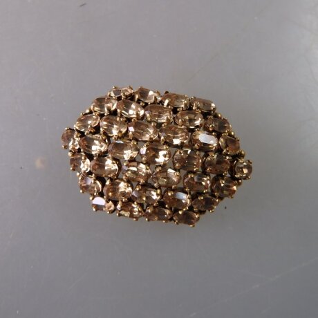 Neugablonz: Gewölbte Brosche goldgelber Strass um 1950 (36284)