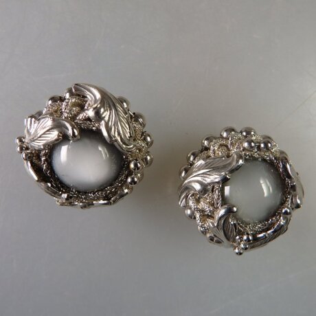 Neugablonz: Paar opulente Ohrclips grosser Mondstein um 1950 (36335)