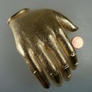 Neugablonz: Übergrosse Brosche Hand ab/um 1980 (36429)