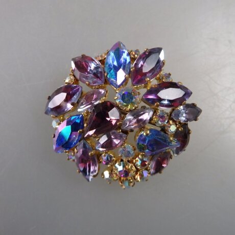 Neugablonz: Prächtige Brosche bunter Strass um 1950 (36541)